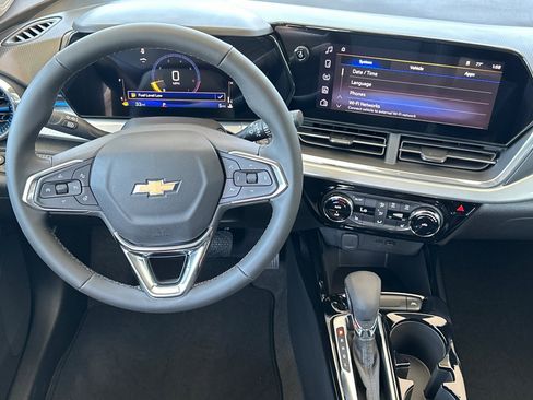 New 2025 Chevrolet Trax LT w/ Driver Confidence Package image 14