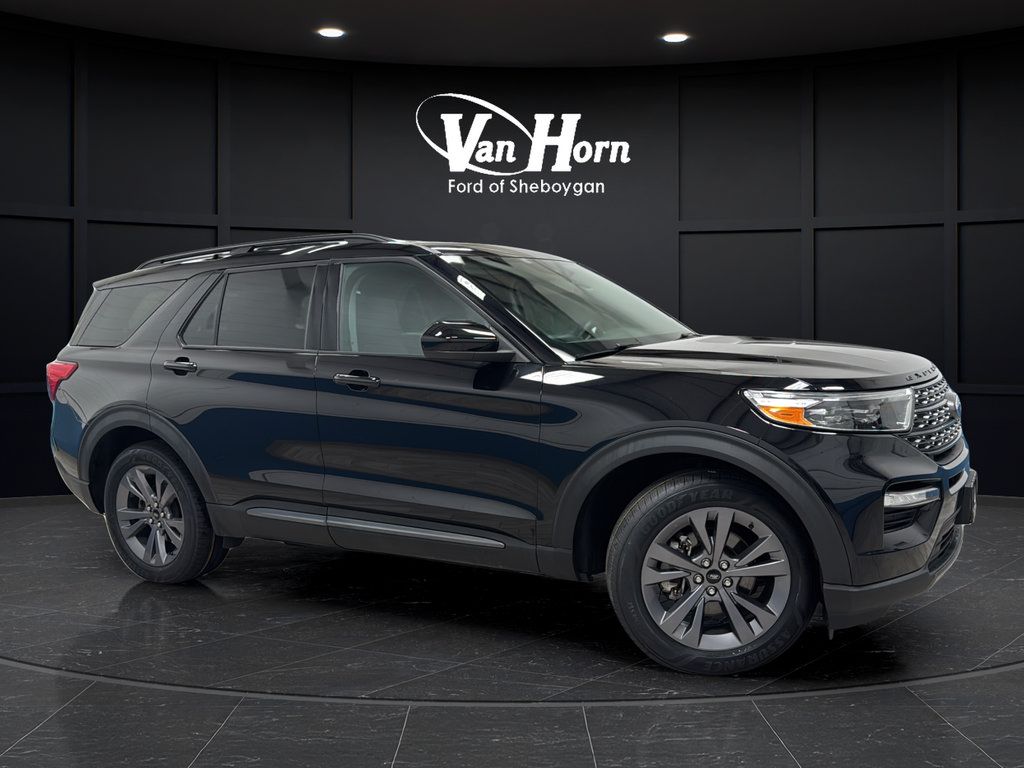 Used 2023 Ford Explorer XLT w/ Equipment Group 202A AWD/4WD image 1