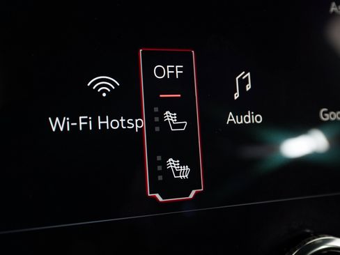 Used 2025 GMC Yukon Elevation w/ LPO, Yukon Black Package image 29