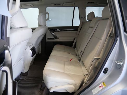Used 2017 Lexus GX 460 Premium w/ Premium Package AWD/4WD image 25