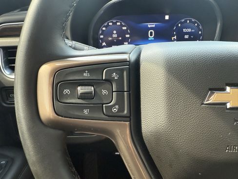 Used 2023 Chevrolet Suburban High Country w/ Premium Package AWD/4WD image 17