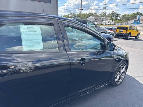 Used 2018 Ford Focus ST FWD image 10