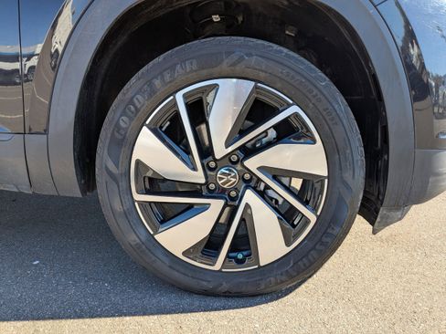 Used 2024 Volkswagen Atlas SE image 10