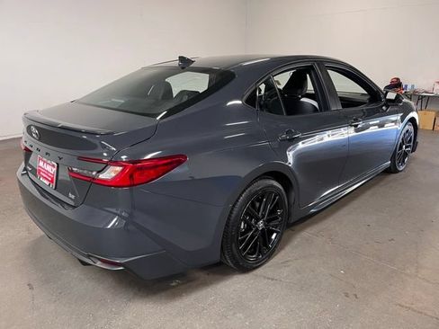 Used 2025 Toyota Camry SE FWD image 3