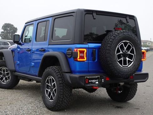 New 2026 Jeep Wrangler Unlimited Rubicon w/ Technology Group image 10