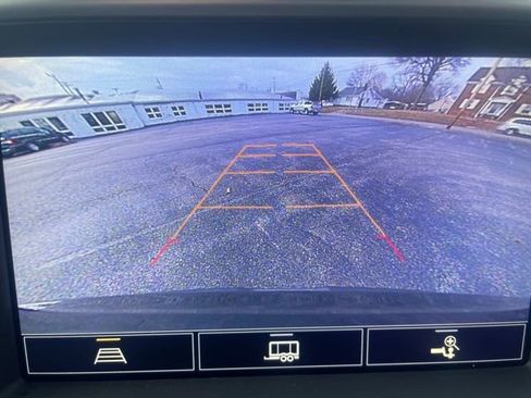 Used 2023 GMC Acadia SLT w/ Trailering Package image 31