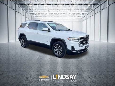 Used 2023 GMC Acadia SLE w/ Driver Convenience Package image 2