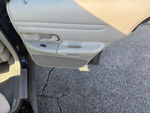 Used 1999 Ford Crown Victoria LX image 16