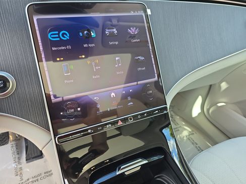 New 2026 Mercedes-Benz EQE 320 4MATIC SUV image 20