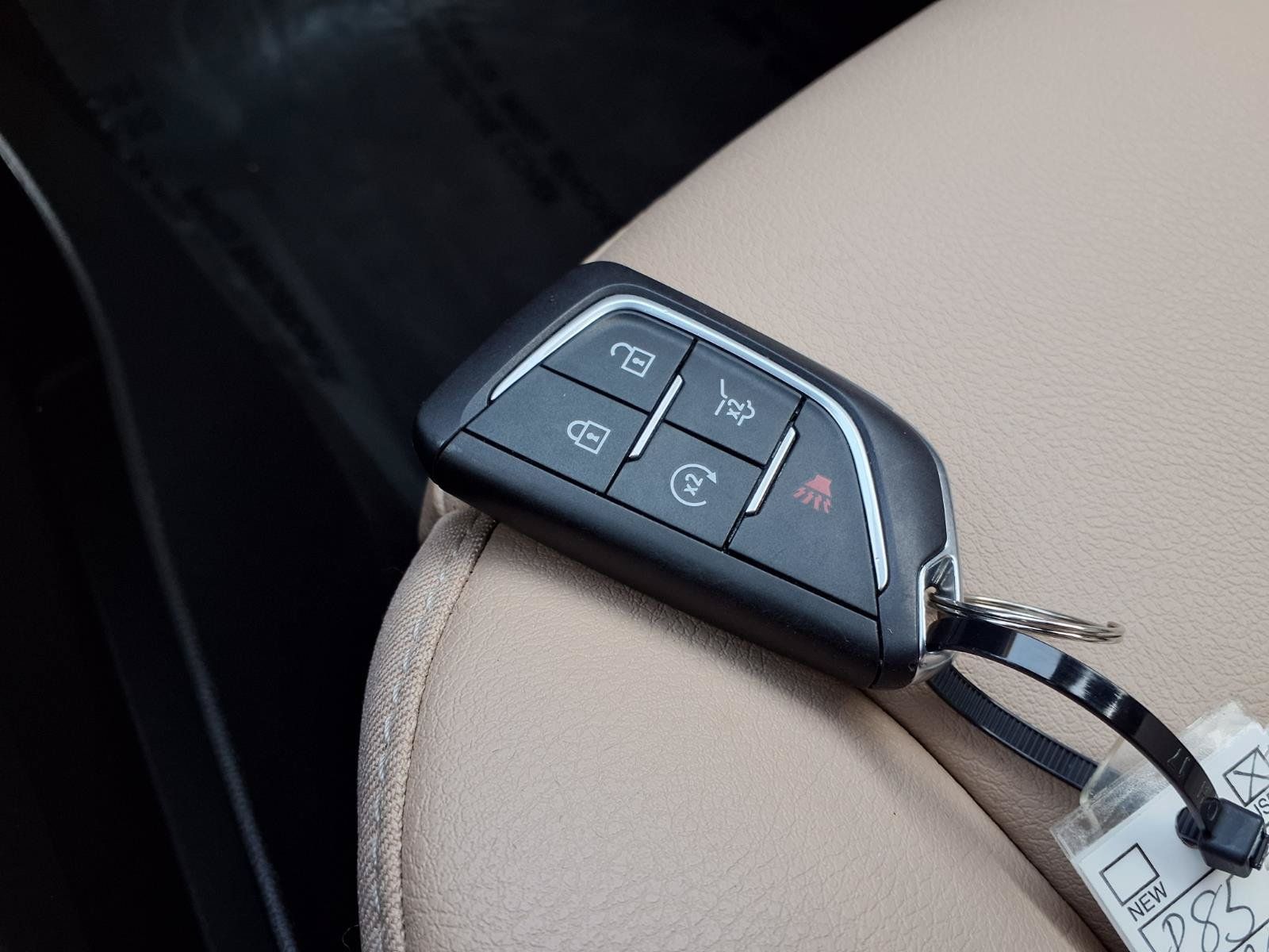 Used 2024 Cadillac XT4 Luxury FWD image 12