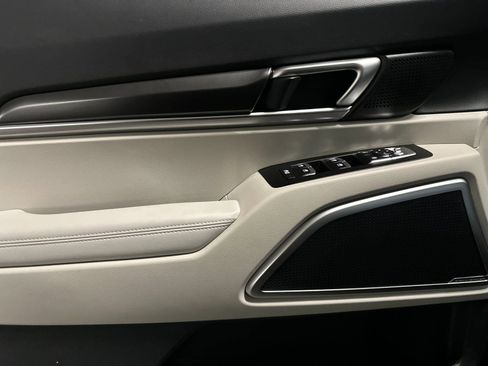 Used 2025 Kia Telluride S image 13