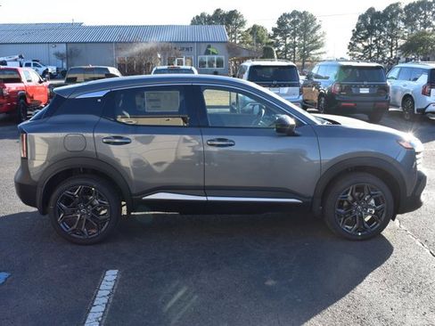 New 2026 Nissan Kicks SR w/ SR Premium Package image 4