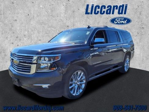 Used 2019 Chevrolet Suburban Premier w/ Premier Plus Edition image 4