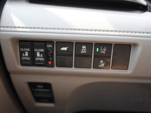 Used 2018 Honda Odyssey EX-L image 26