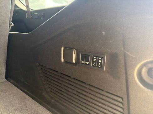 Used 2021 Chevrolet Suburban Premier AWD/4WD image 30