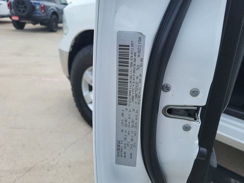 Used 2019 RAM 1500 Classic SLT RWD image 28