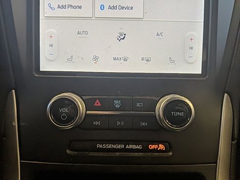 Used 2022 Ford Edge SEL image 21