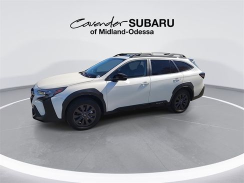 Used 2025 Subaru Outback Onyx Edition image 4