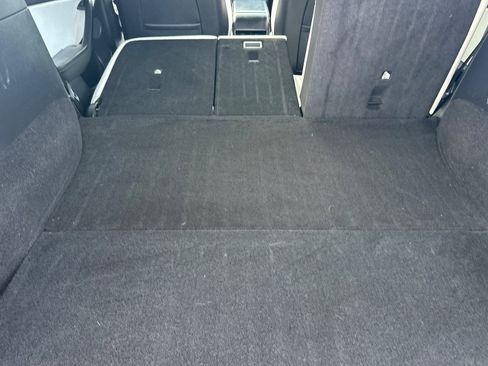 Used 2021 Tesla Model Y Long Range image 12