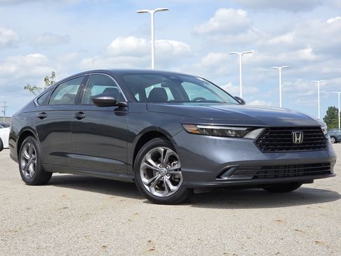 Used 2024 Honda Accord EX image 2