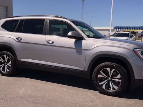 Used 2026 Volkswagen Atlas SE AWD/4WD image 3