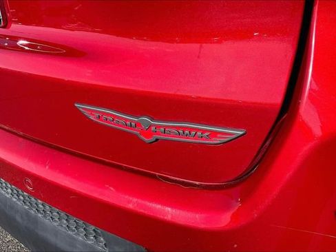 Used 2025 Jeep Compass Trailhawk AWD/4WD image 34