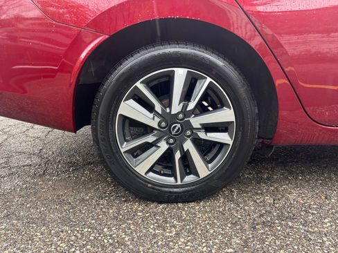 Used 2025 Nissan Versa SV FWD image 29