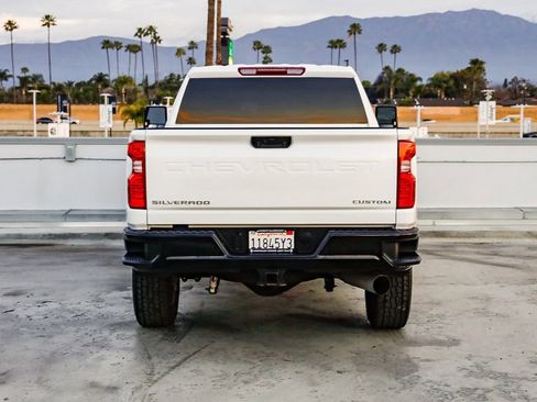 Used 2024 Chevrolet Silverado 2500 Custom w/ Custom Value Package image 7