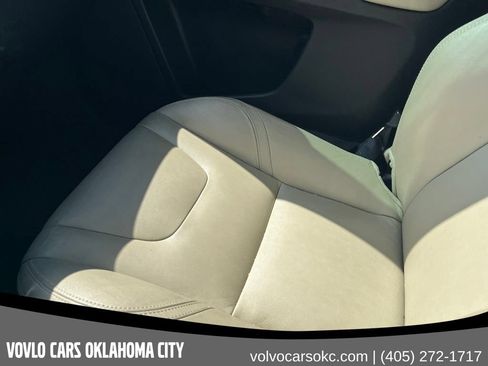 Used 2017 Volvo XC60 T6 Dynamic w/ Preferred Option Package AWD/4WD image 14