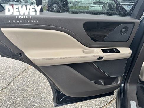 Used 2021 Lincoln Aviator Reserve w/ Equipment Group 201A image 25