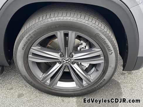 Used 2022 Volkswagen Atlas SE image 16