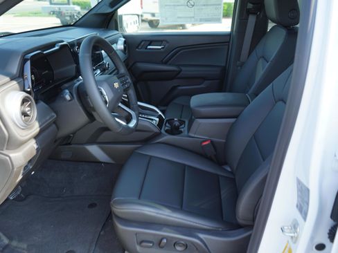 New 2025 Chevrolet Colorado LT w/ LT Convenience Package image 10