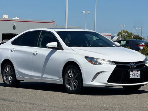 Used 2017 Toyota Camry SE FWD image 5