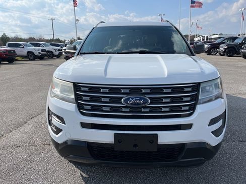 Used 2016 Ford Explorer 4WD image 2