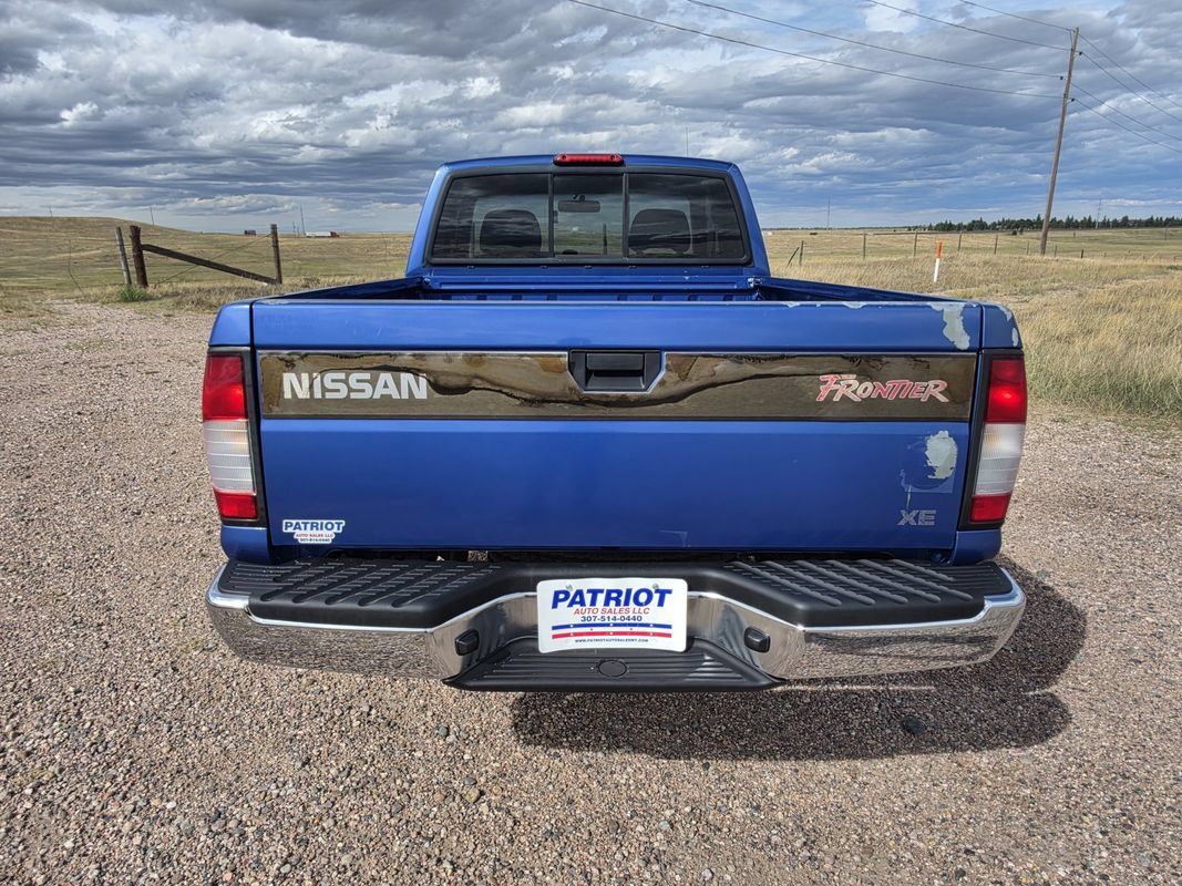 Used 1998 Nissan Frontier XE AWD/4WD image 4