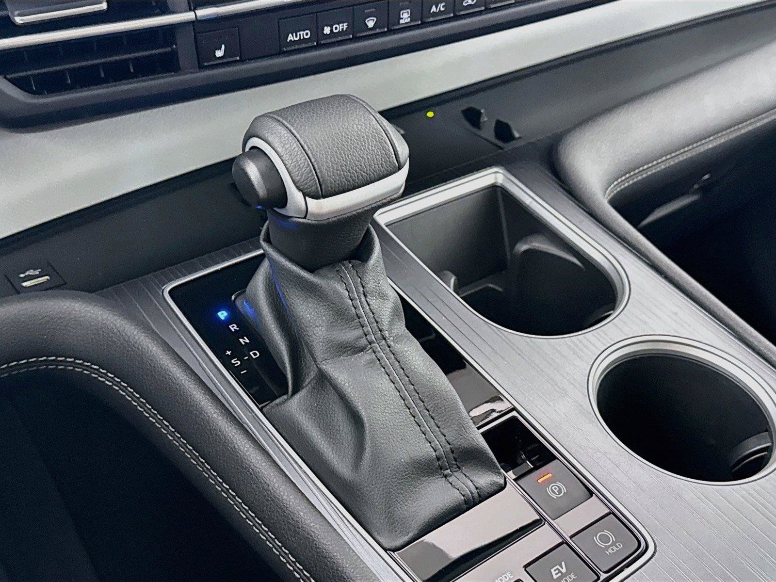 Certified 2026 Toyota Sienna XLE FWD image 28