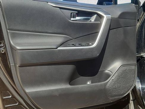 Used 2025 Toyota RAV4 XLE FWD image 10