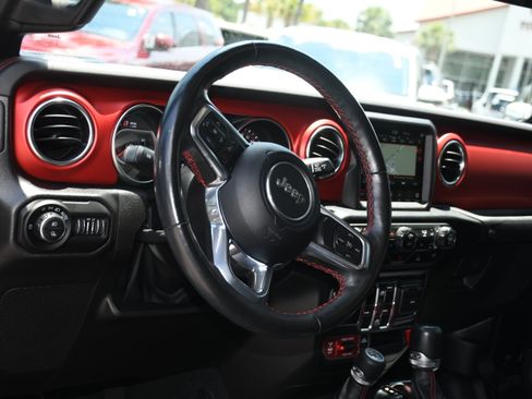 Used 2022 Jeep Gladiator Rubicon w/ Cold Weather Group AWD/4WD image 8