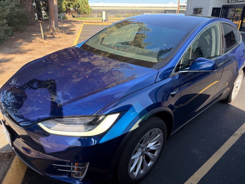 Used 2020 Tesla Model X Long Range AWD/4WD image 2