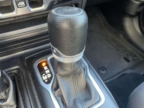 Used 2019 Jeep Wrangler Unlimited Sport S image 25