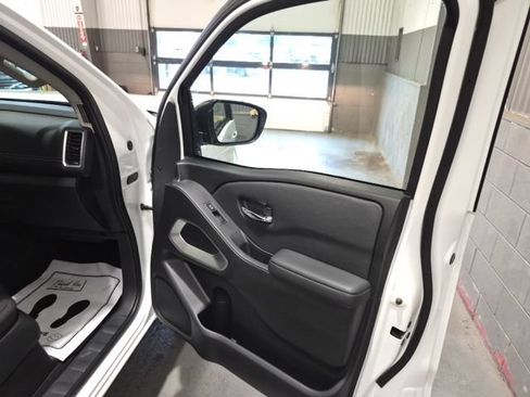 Certified 2022 Nissan Frontier SV AWD/4WD image 19