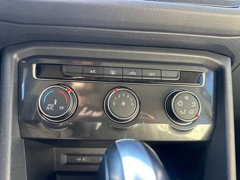 Used 2021 Volkswagen Tiguan S image 17