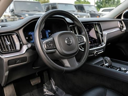 Used 2024 Volvo S60 B5 Core FWD image 12