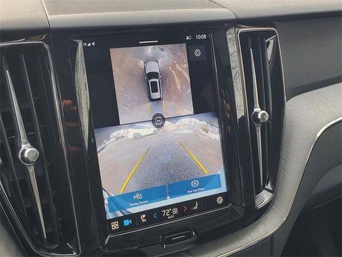 Certified 2025 Volvo XC60 B5 Plus image 24