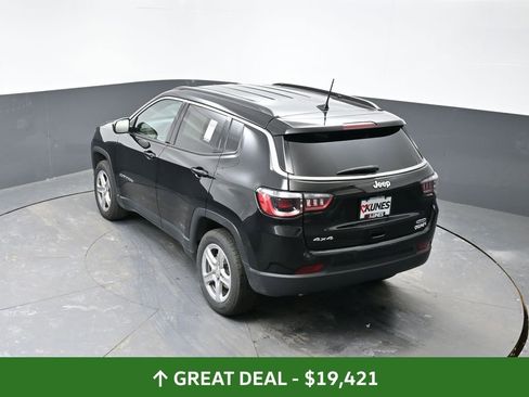 Used 2024 Jeep Compass Latitude image 42