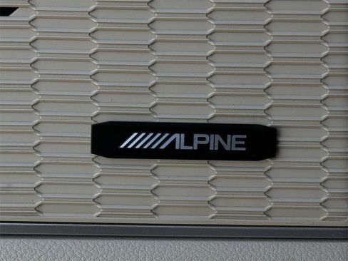 Used 2023 Jeep Grand Cherokee L Limited w/ Luxury Tech Group II image 21