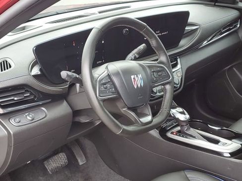 Certified 2024 Buick Envista Sport Touring w/ Convenience I Package image 9