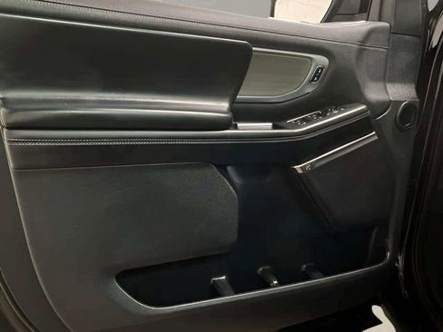 Used 2025 Ford Expedition Max Platinum AWD/4WD image 18