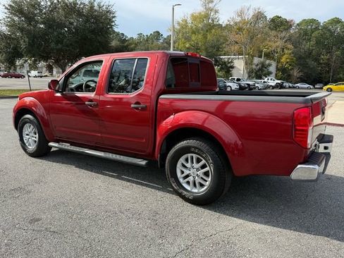 Used 2017 Nissan Frontier SV image 3