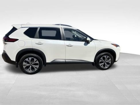 Used 2023 Nissan Rogue SV image 8
